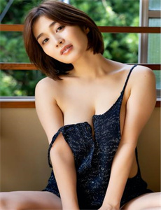 脱内衣-美女被虐视频