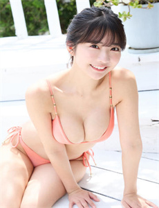 一个吃奶两个添下面H-男生伸进女人下面的视频